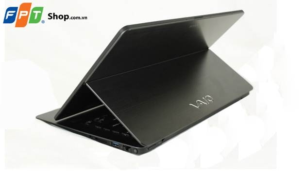 New-MacBook-12-vs-Sony-Vaio-SVF14