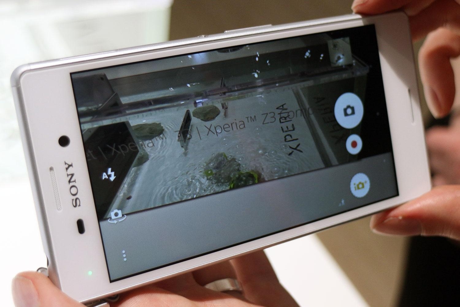Camera và dung lượng pin ấn tượng của Xperia M4 Aqua