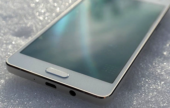 Màn hình của Samsung Galaxy A8