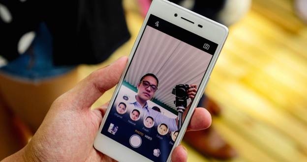 Man hinh Oppo R7
