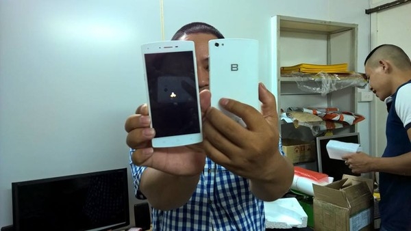 Hình ảnh thực tế điện thoại BPhone