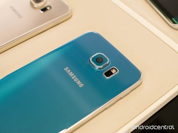 Chiếc Galaxy S6 sẽ có mặt kính “thật” ở phía sau chứ không phải nhựa.