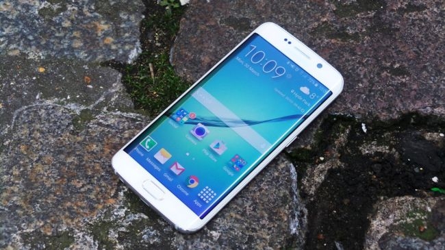 Tiếp tục đưa đến trải nghiệm với Galaxy S7 màn hình cong