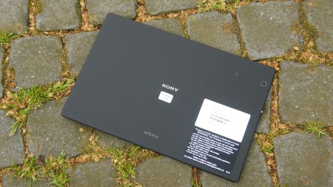 Thiết kế và màn hình hiển thị của Sony Xperia Z4 Tablet