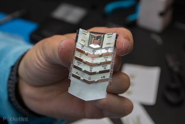 Chat lieu lam ra Vertu