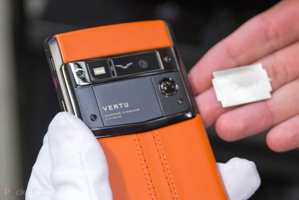 Điện thoại cao cấp Vertu