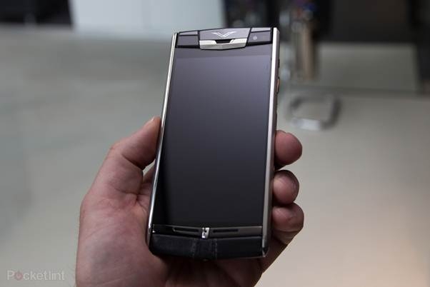 Những chiếc Vertu làm bằng tay tại Anh