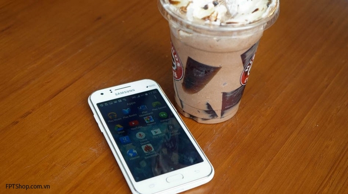 Galaxy J smartphone với nhiều tính năng thú vị