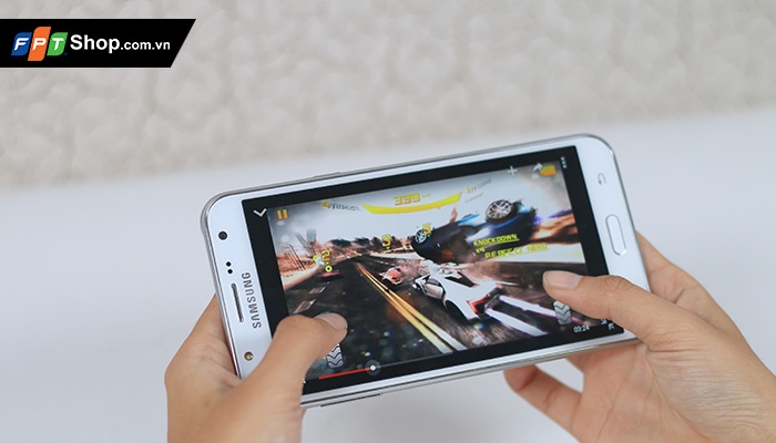 Trải nghiệm chân thực cùng với Samsung Galaxy J5 và J7