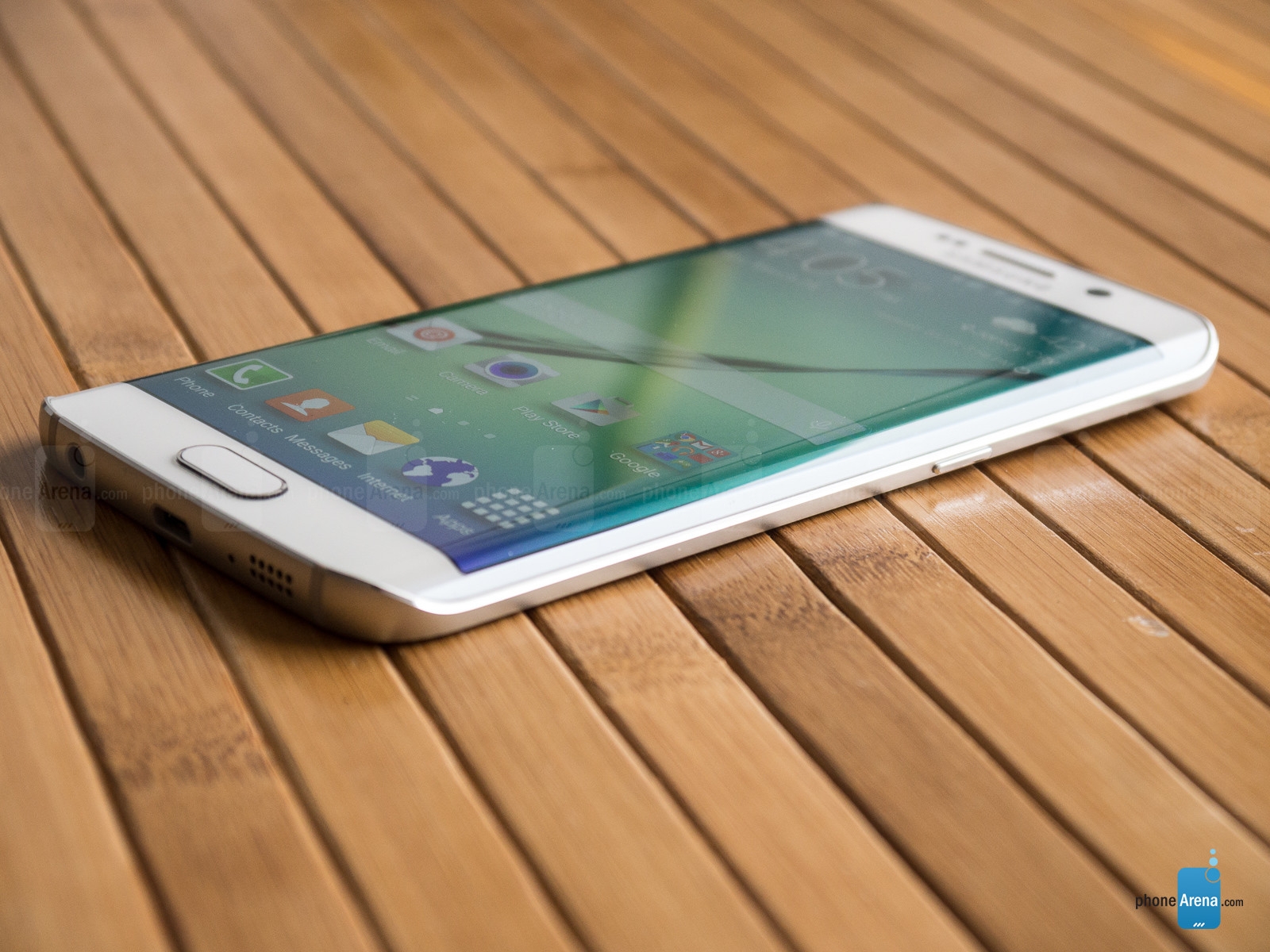 Điểm danh 6 smartphone “độc lạ” ra mắt trong năm 2015 5