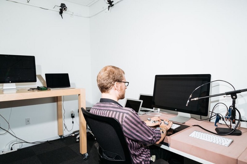 Tham quan phòng thí nghiệm tuyệt mật của Apple