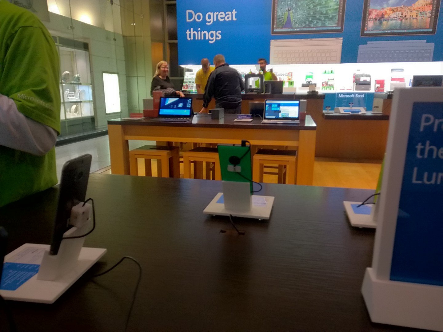 Sự khác biệt giữa ảnh chụp bằng Lumia 950 XL và Lumia 1520 1