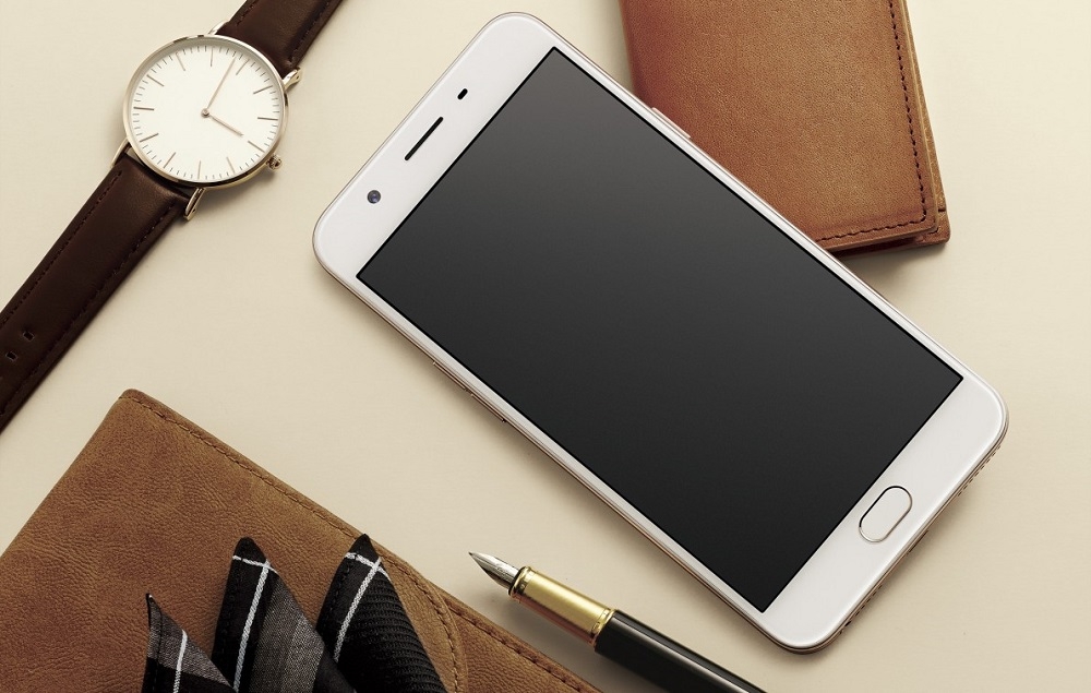 10 smartphone bán chạy nhất Việt Nam trong tháng 8 1