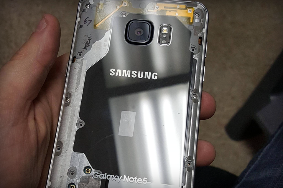 Vỏ sau trong suốt của Note 5