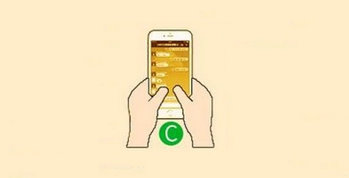 Dùng cả hai tay để giữ và sử dụng điện thoại