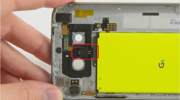 Giải phẫu LG G5 cho thấy thiết kế rất dễ sửa chữa 17