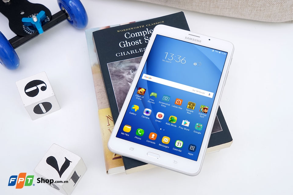 Trải nghiệm giải trí sống động với màn hình của Galaxy Tab A 2