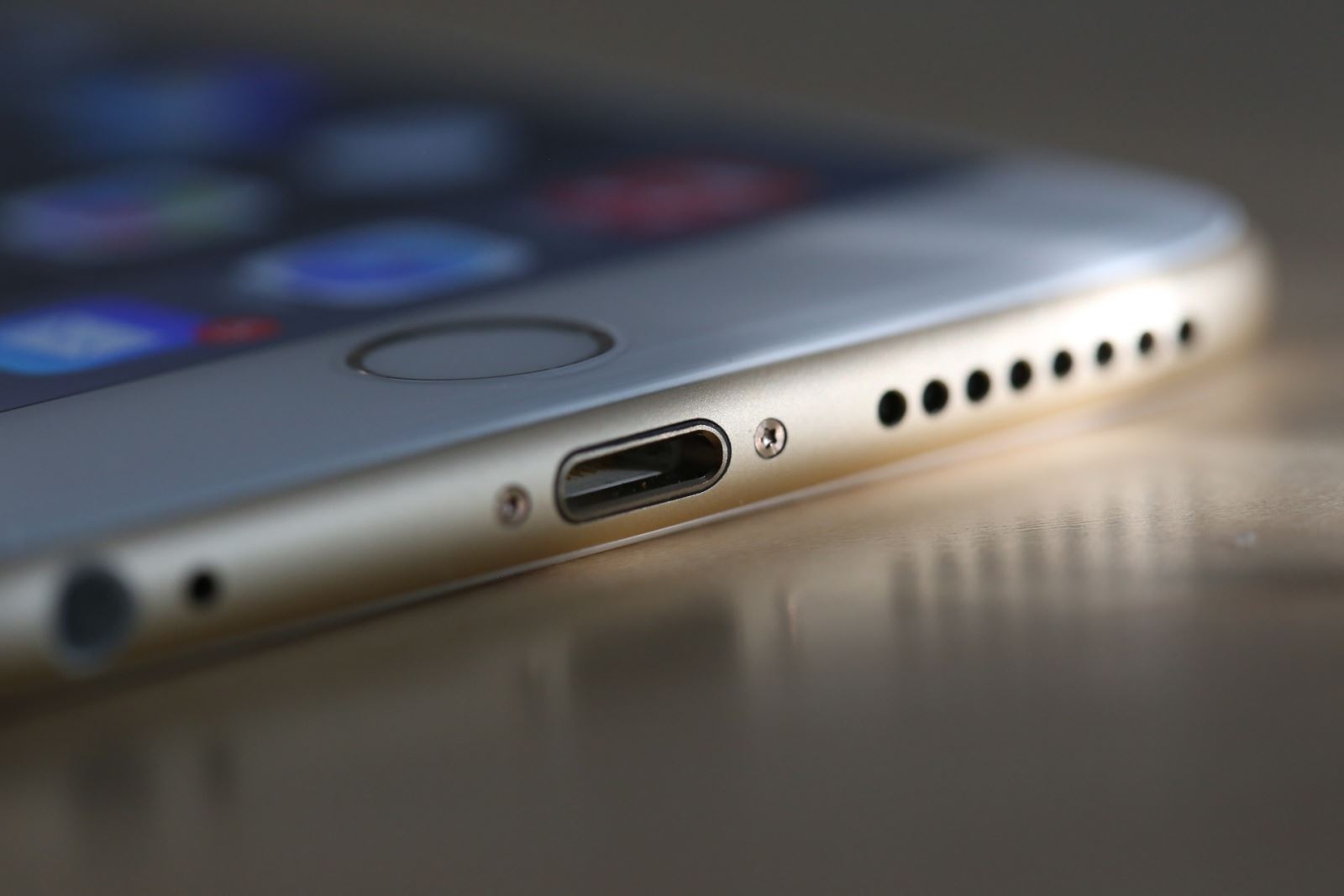 Sẽ không còn chuyện rối tai nghe trên iPhone 7 4