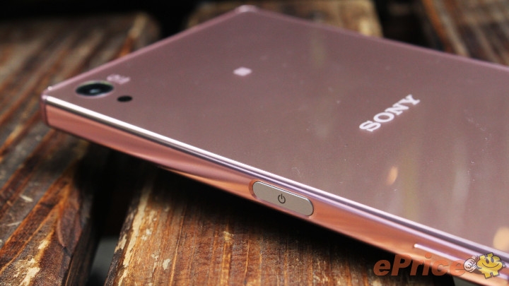 Trên tay Sony Xperia Z5 Premium bản màu hồng sang chảnh 26