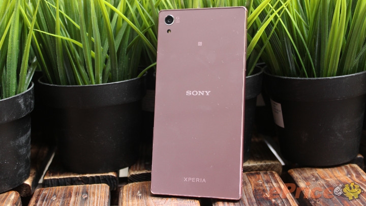 Trên tay Sony Xperia Z5 Premium bản màu hồng sang chảnh 4