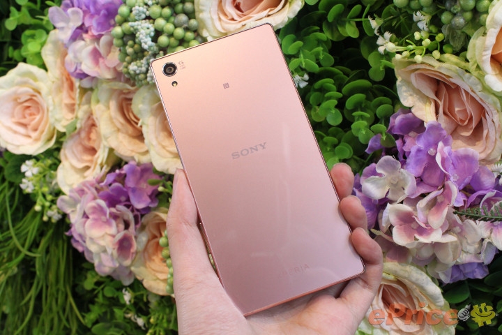 Trên tay Sony Xperia Z5 Premium bản màu hồng sang chảnh 8