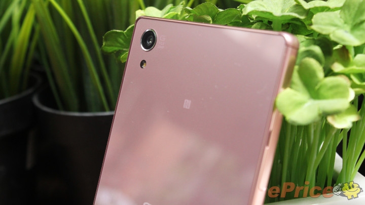 Trên tay Sony Xperia Z5 Premium bản màu hồng sang chảnh 20