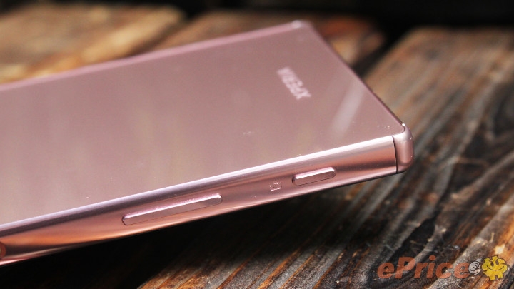 Trên tay Sony Xperia Z5 Premium bản màu hồng sang chảnh 23