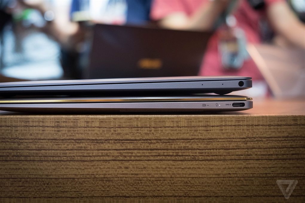 Zenbook 3 khoe sắc cùng Macbook, máy nào đẹp hơn? 1