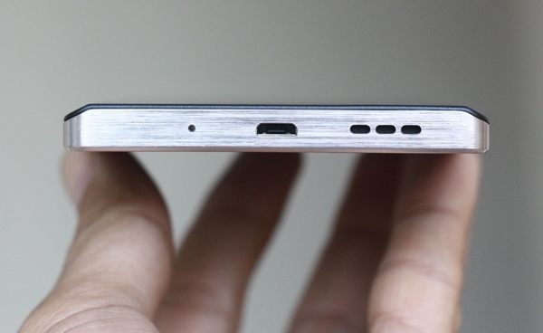 Đập hộp Mobiistar Lai Zumbo, giá dưới 3 triệu đồng
