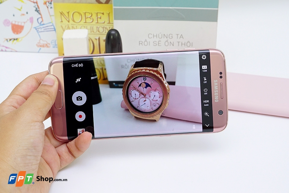 Khi iPhone 7 khoe sắc cùng Galaxy S7 edge Pink Gold 90