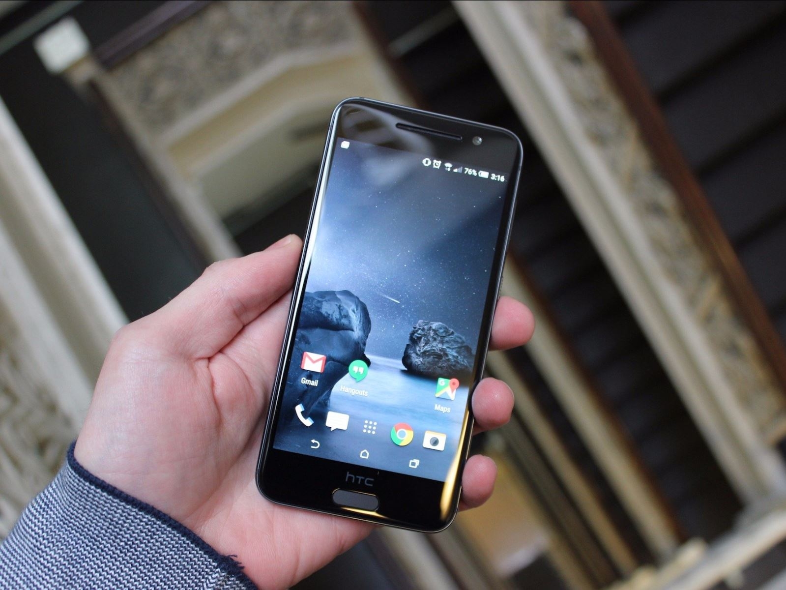 5 smartphone tầm trung đang giảm giá mạnh tại FPTShop 3