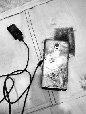 Xiaomi đàm phán với khách giấu chuyện điện thoại nổ Xiaomi đàm phán với khách giấu chuyện điện thoại nổ