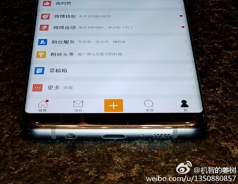 Lộ ảnh chụp cận cảnh của Galaxy S8 đang bật màn hình Lộ ảnh chụp cận cảnh của Galaxy S8 đang bật màn hình