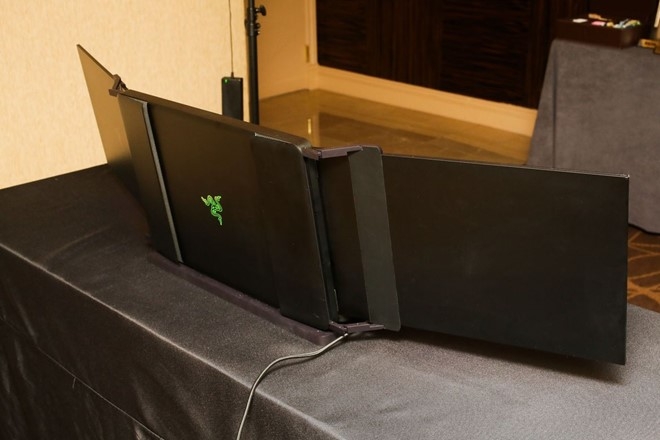 Razer tung laptop siêu khủng với 3 màn hình 4k Razer tung laptop siêu khủng với 3 màn hình 4k