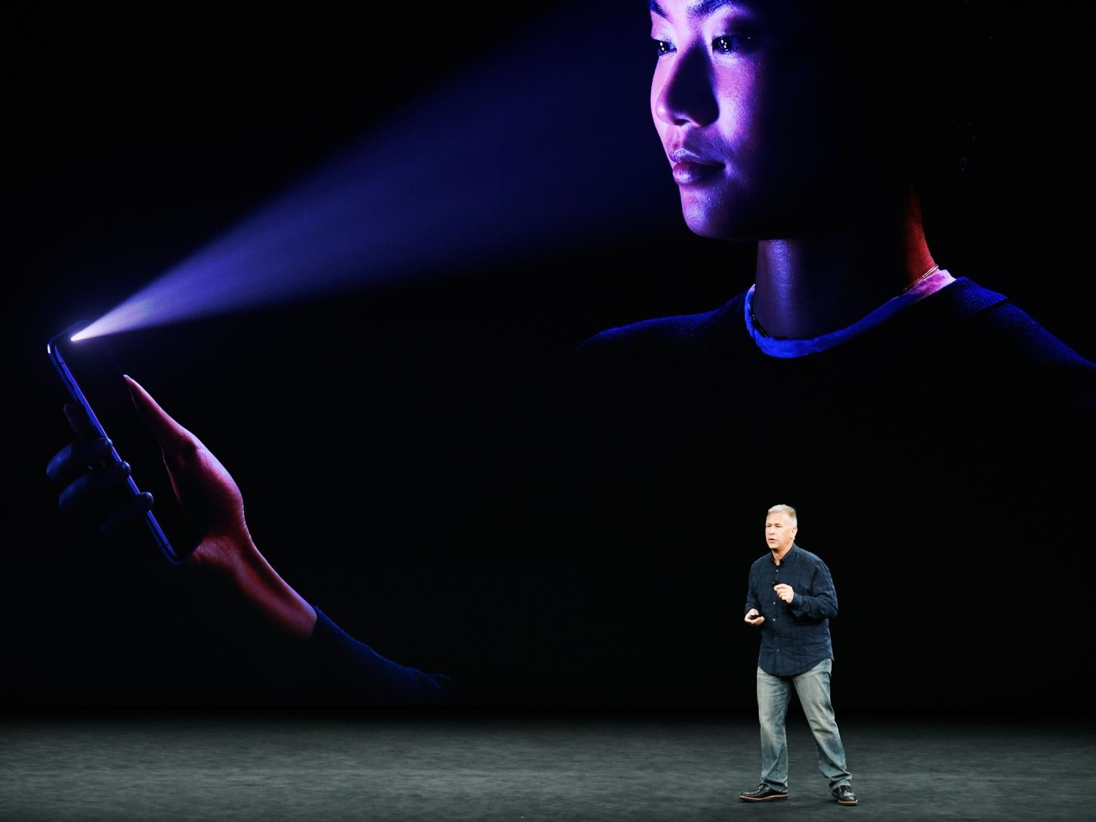 Để có được iPhone X, Apple đã phải nghiên cứu bao nhiêu năm? 3