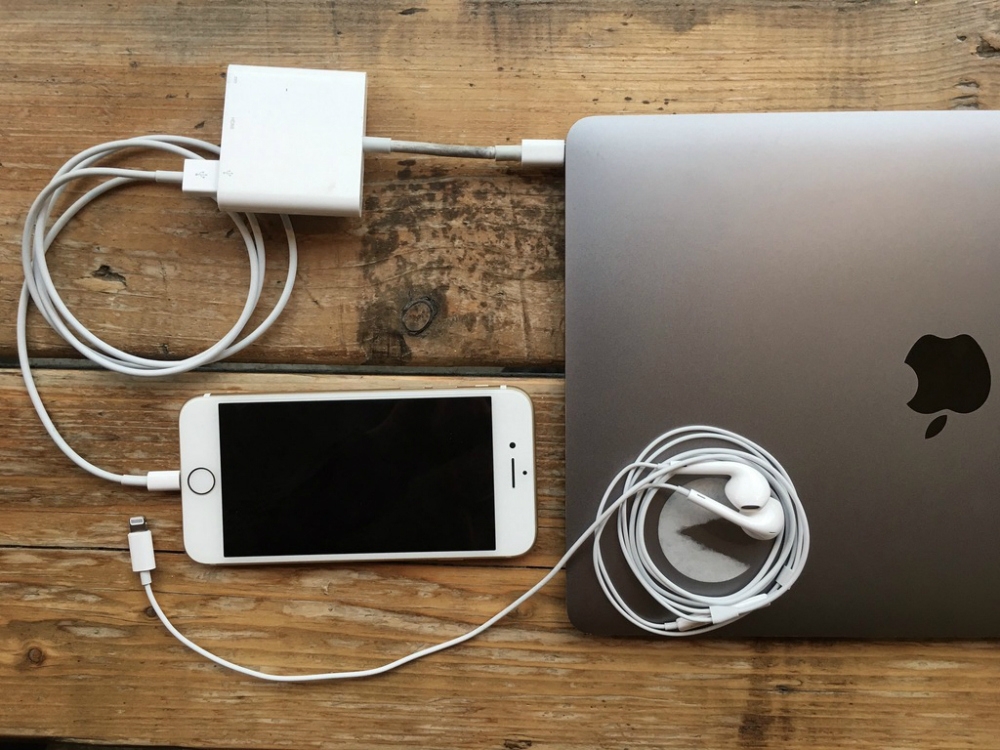 Giải mã nguyên nhân Apple muốn bỏ cổng Lightning trên iPhone 8 5