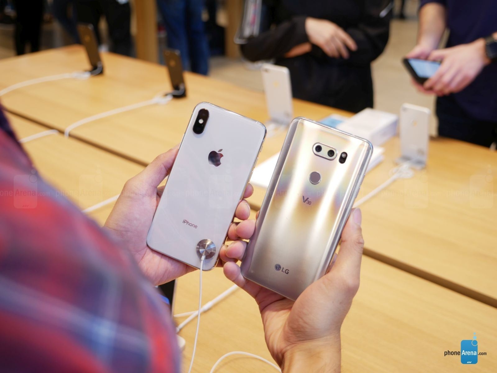 So sánh iPhone X với LG V30: phần thắng nào cho siêu phẩm của LG? 1