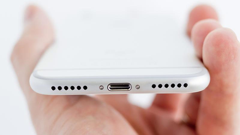 Với iPhone 8, bạn sẽ không phải chờ lâu khi sạc pin nữa 1