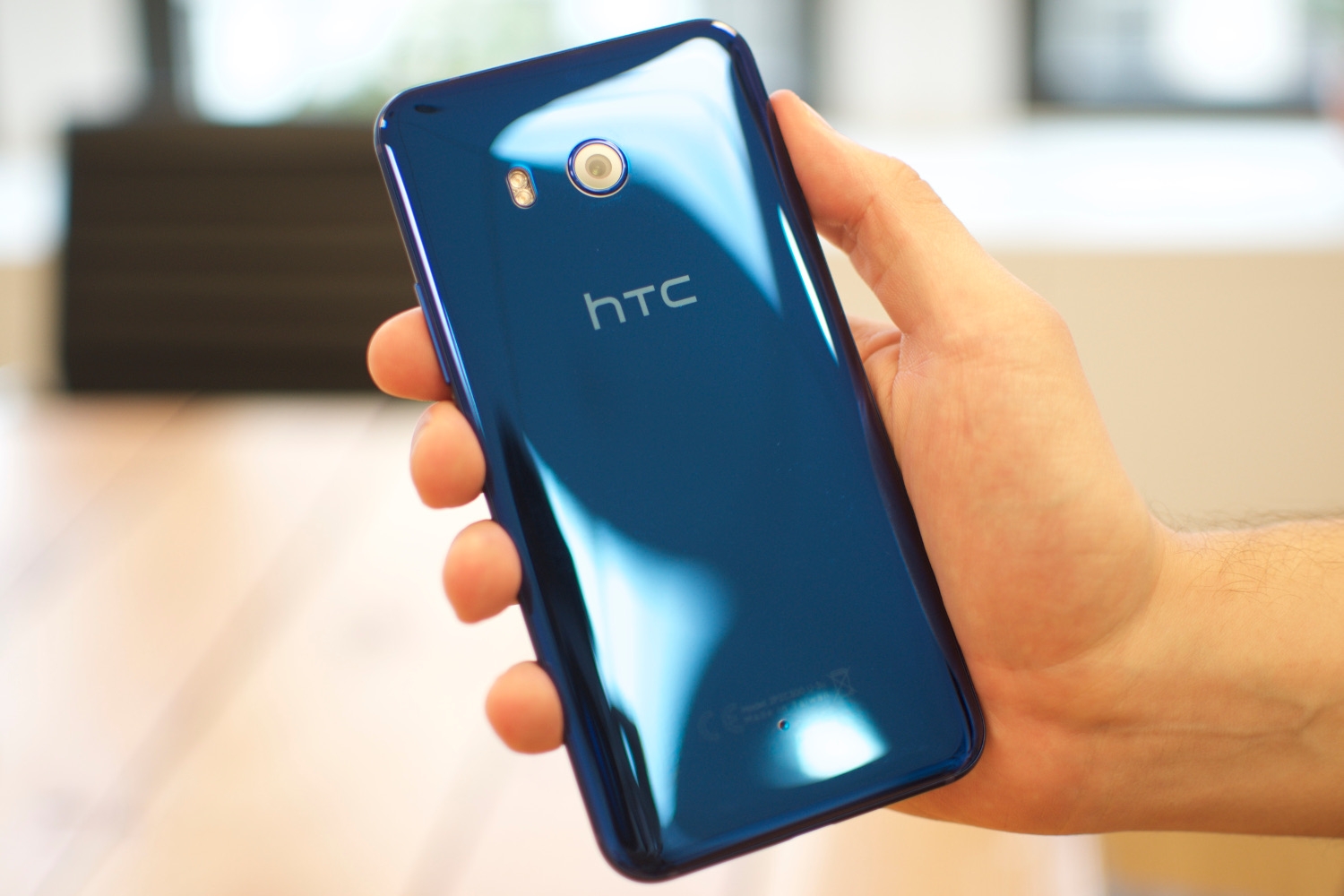 4 smartphone đỉnh cao 2017 được bán chính hãng tại Việt Nam 9