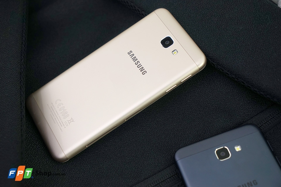 4 smartphone xuất sắc có giá bán phải chăng của Samsung 9
