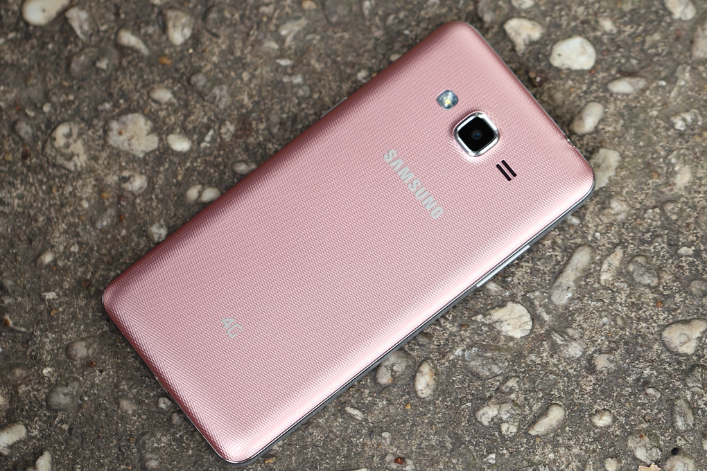 5 smartphone bán chạy nhất FPT Shop trong tháng 6 87