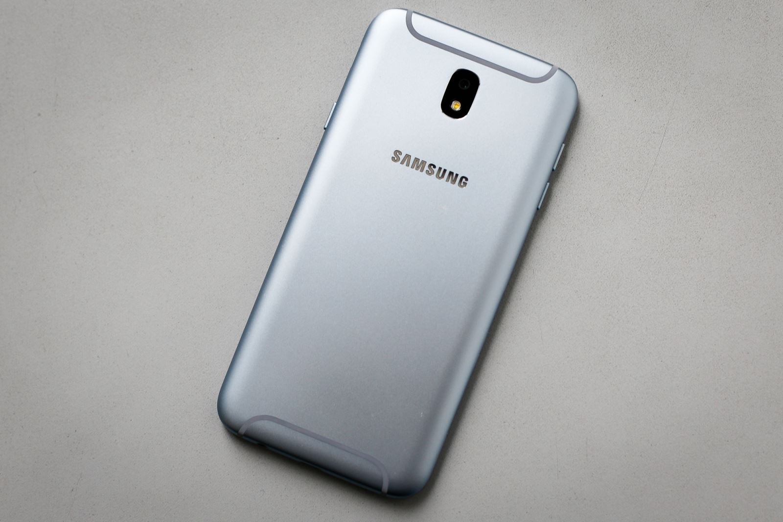 5 smartphone “vạn người mê” vừa lên kệ tại FPT Shop 2