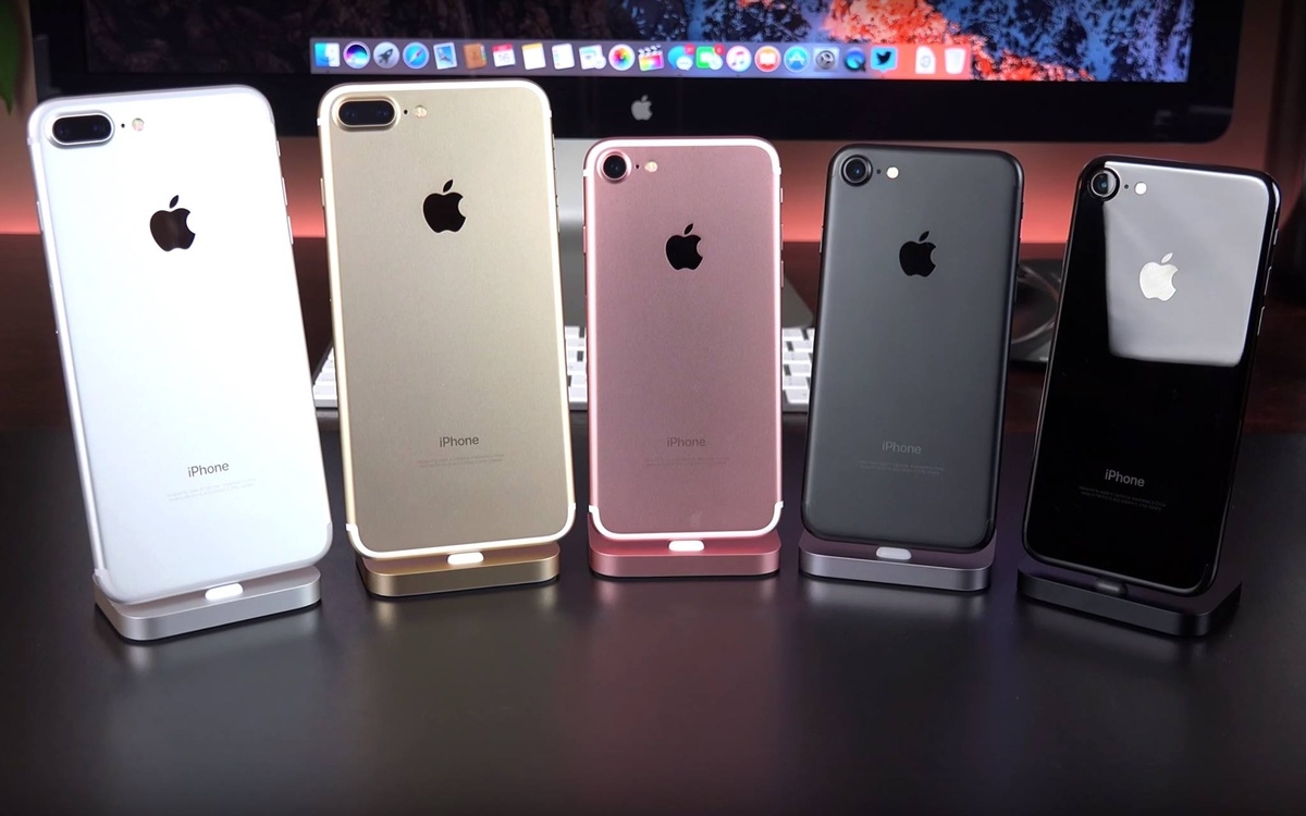 Nhìn lại sự biến hóa màu sắc của iPhone sau 10 năm i995