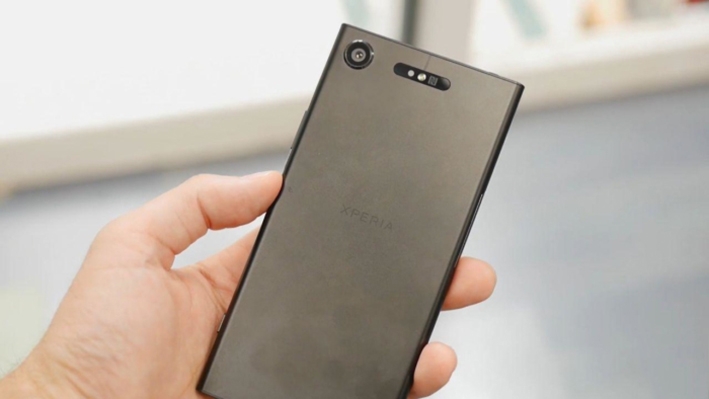 So sánh Xperia XZ1 với Xperia XZ và XZ Premium 1