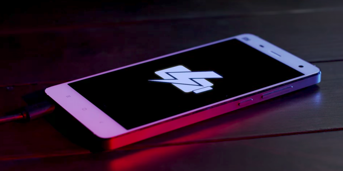 Vì sao iPhone sạc pin chậm hơn smartphone Android? 6