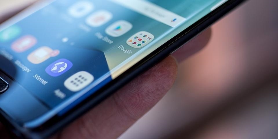 Galaxy Note 8 và iPhone 8: cuộc đối đầu đáng mong chờ dịp cuối năm 1