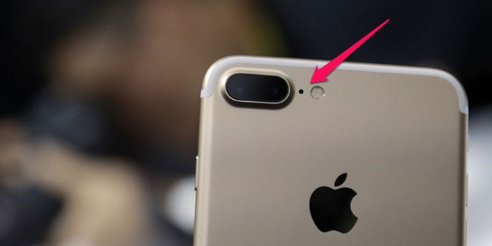 Giải mã lỗ tròn bí ẩn trên mặt lưng iPhone 6
