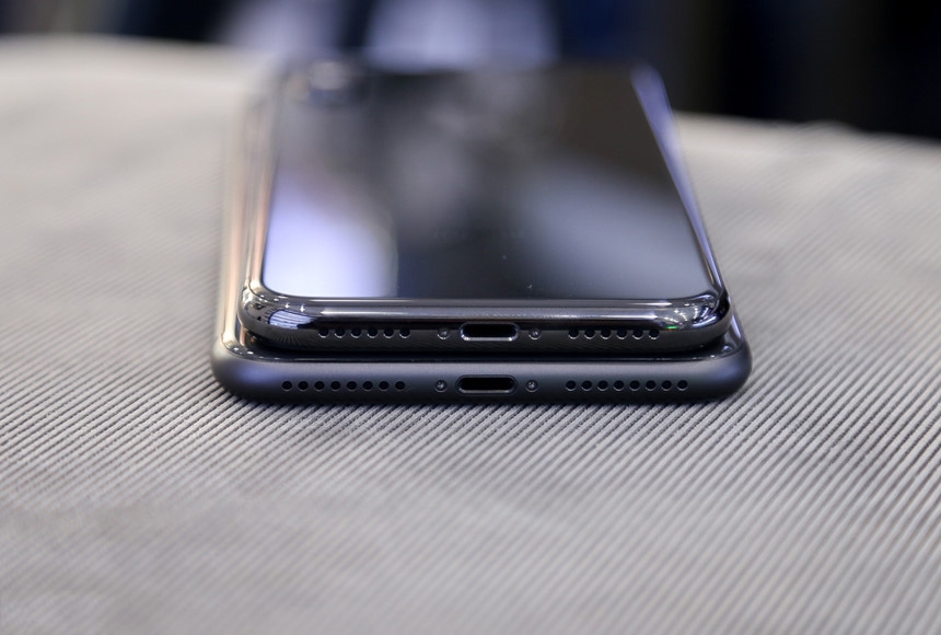 iPhone X so dáng với iPhone 8: máy nào đẹp hơn? 9