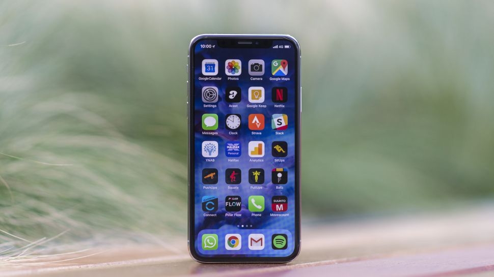 Tại sao đến thế hệ iPhone X, Apple mới sử dụng màn hình OLED? 1