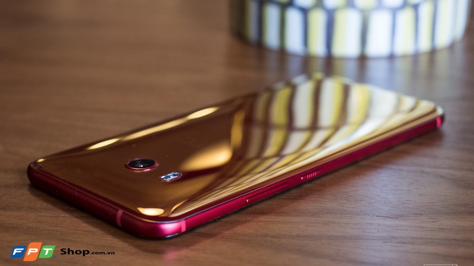 4 smartphone có màu sắc tuyệt đẹp, độc đáo trong dịp Tết 2018 4